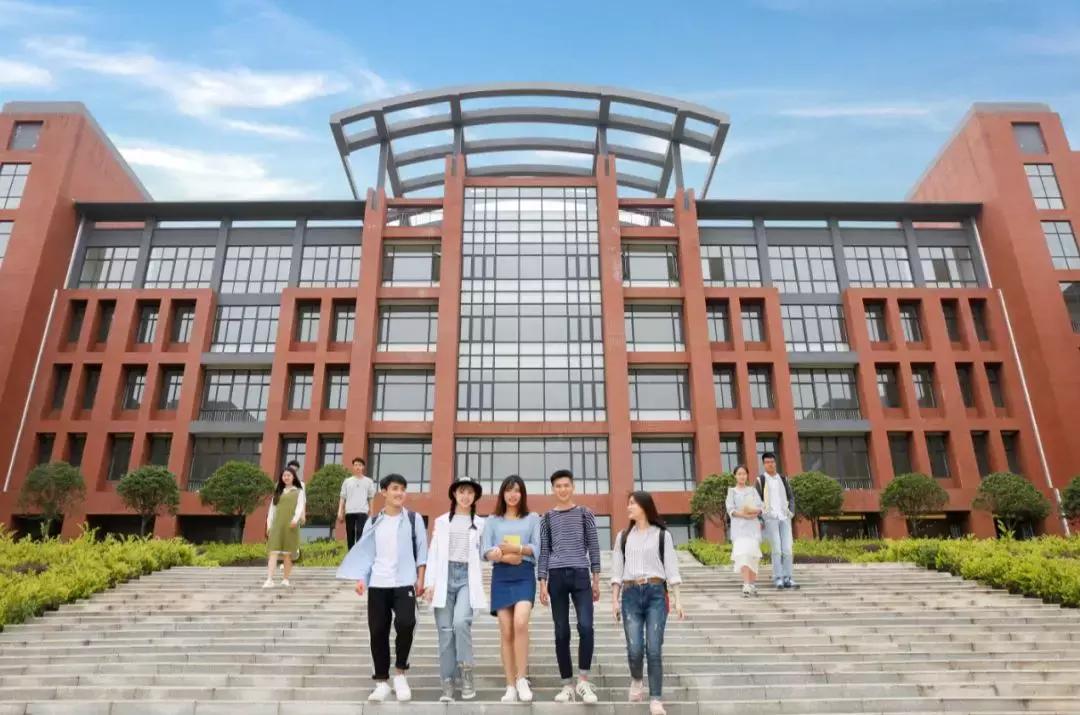 湖北，抗疫英雄省份与经济复苏先锋